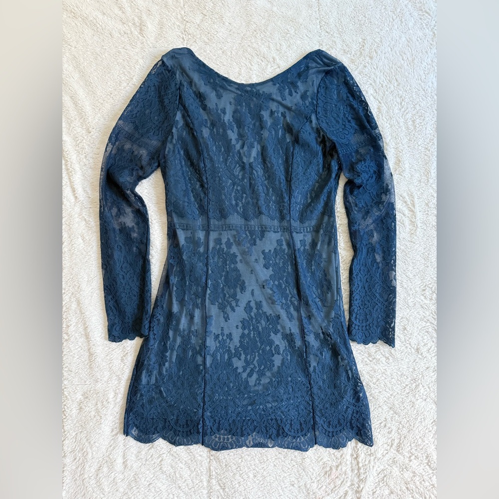 Free People Midnight Blue Lace Long Sleeve V-Neck Back Mini Dress Size Small EUC